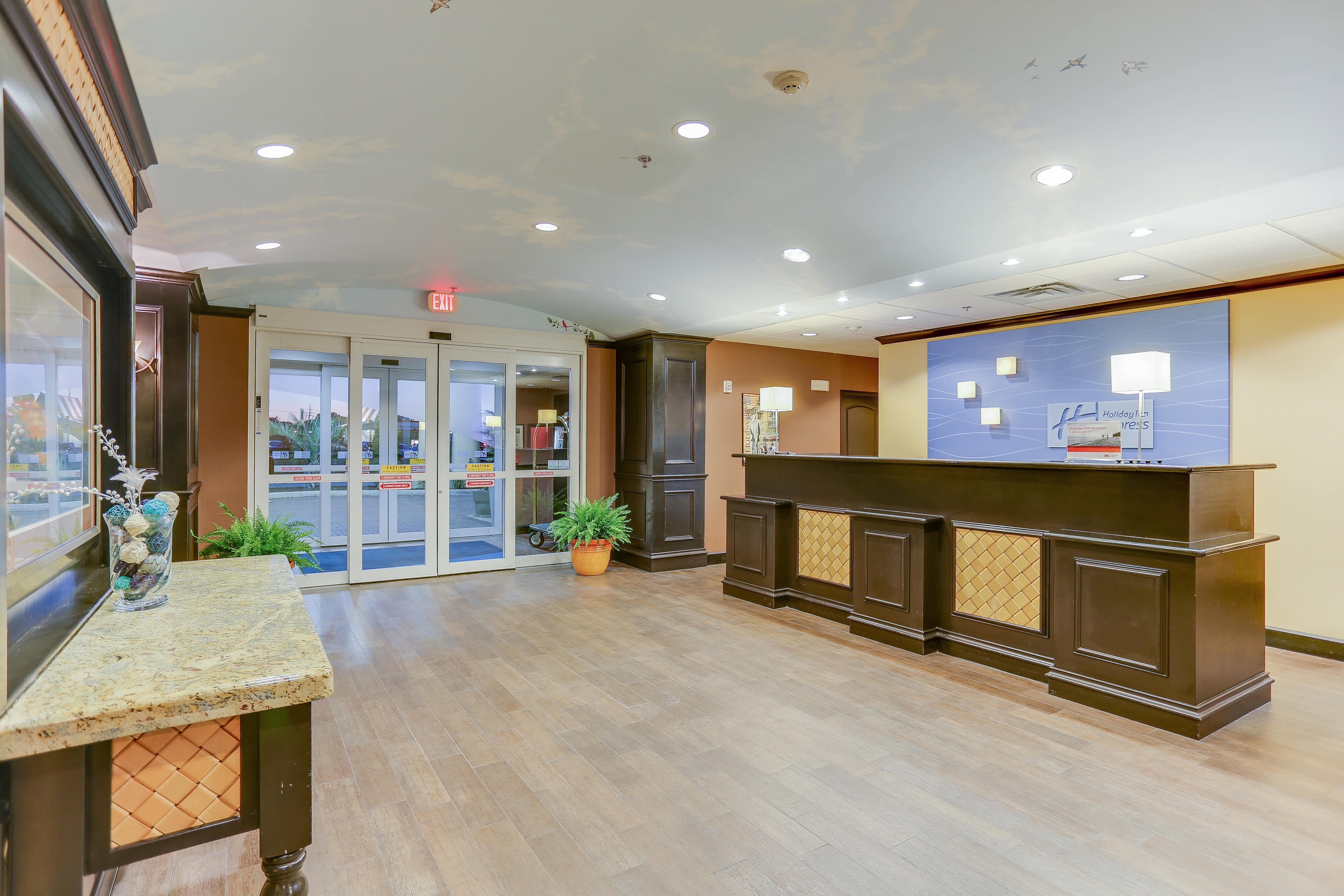 Hotel Express & By Ihg 2*