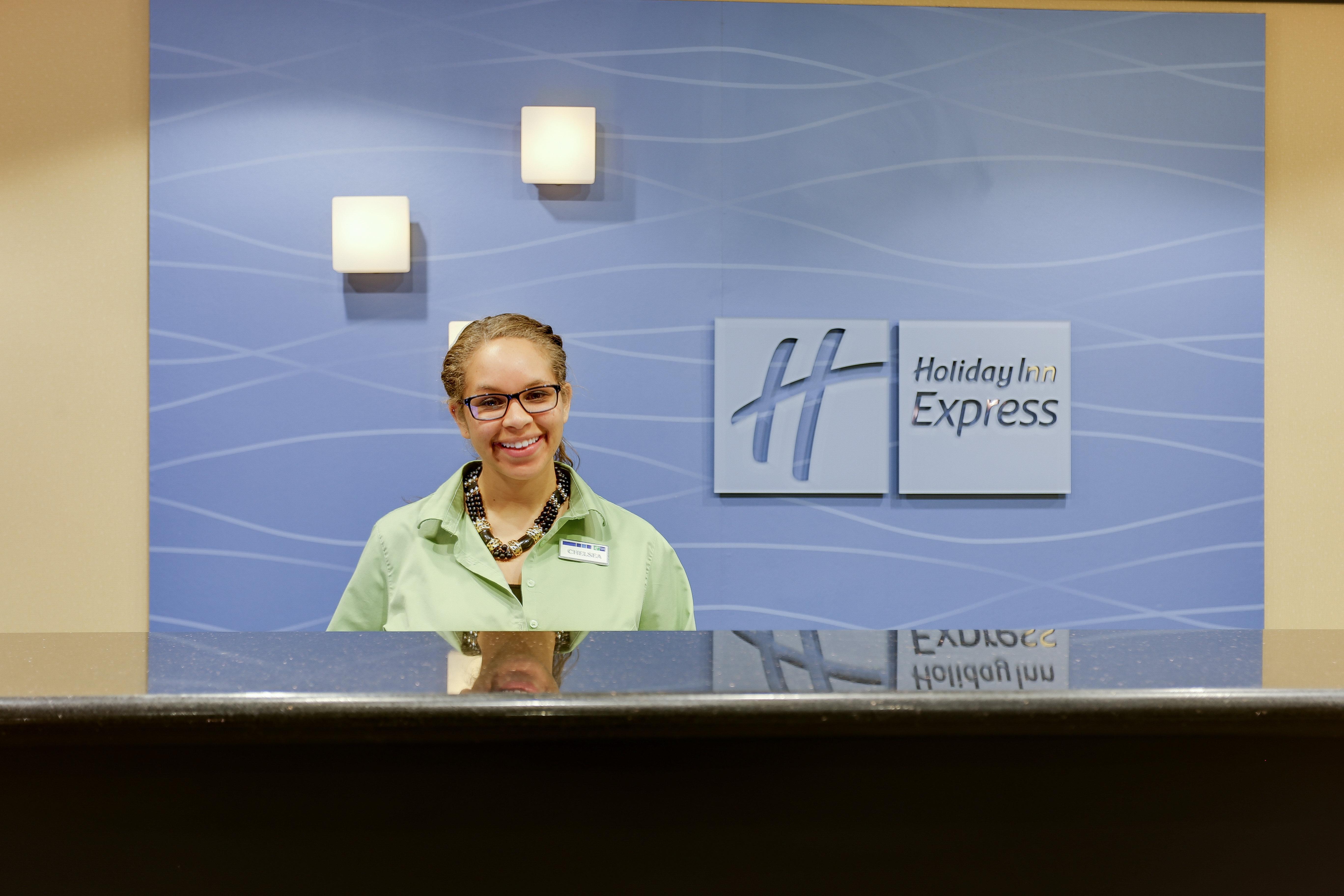 Express & By Ihg 2*