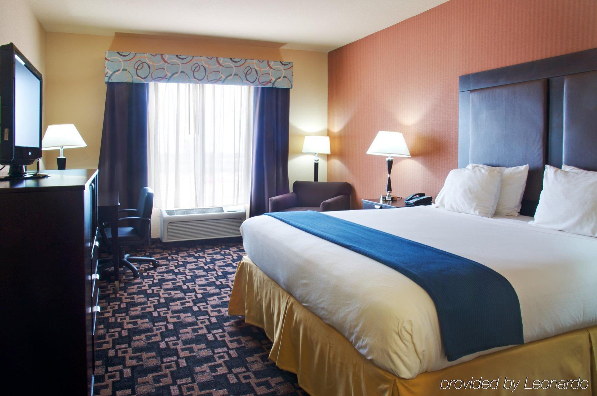 Express & By Ihg Hotel 2*
